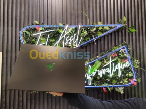 RAZER BLADE 18 RZ09-0484 I9-13950HX 32Go DDR5 2TB NVMe RTX 4090 16Go 18" QHD+ IPS [VENDU]