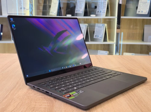 (VENDU) ASUS ROG ZEPHYRUS G14 AI 2024 RYZEN 9-8945HS/w 32G 1T SSD RTX 4070 8G 14.5'' 3K OLED 120Hz