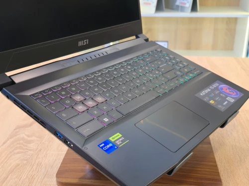 MSI KATANA 15 B13VGK I7-13620H 32G 1T SSD RTX 4070 8G 15.6'' IPS 165HZ WIN11