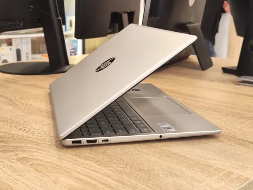 (VENDU)HP 15-FD0888TU I7-1260P 16Go 512GB NVMe 15.6" FHD IPS WIN 11 