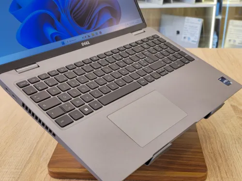 (VENDU) STATION Dell PRECISION 3570 i7-1280P 32G 512G 15,6" FHD IPS WIN11