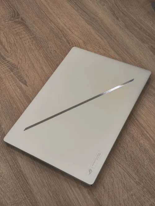  [VENDU] ASUS ROG ZEPHYRUS G16 2025  ULTRA9-185H 32Go 1TB RTX 4070 8G 16'' 2.5K 240HZ