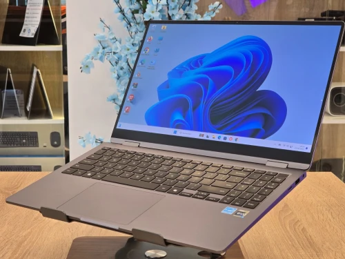 (VENDU) SAMSUNG GALAXY BOOK 4 2025 2IN1 CORE 7 150U 16G 512G 15.6 AMOLED TACTIL 360
