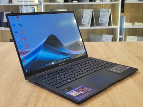 (VENDU) ASUS ZENBOOK 14 ULTRA 7 155H 16G 1T SSD 14'' OLED 3K WIN11