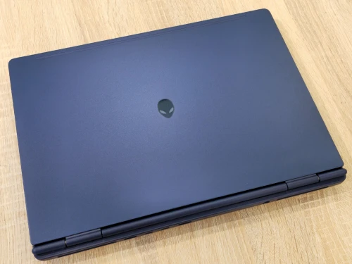 (VENDU) LAPTOP DELL ALIENWARE 16 AURORA AC16250 CORE 7 240H 16G 1T SSD RTX 5060 16'' 2K WQXGA 120HZ WIN 11
