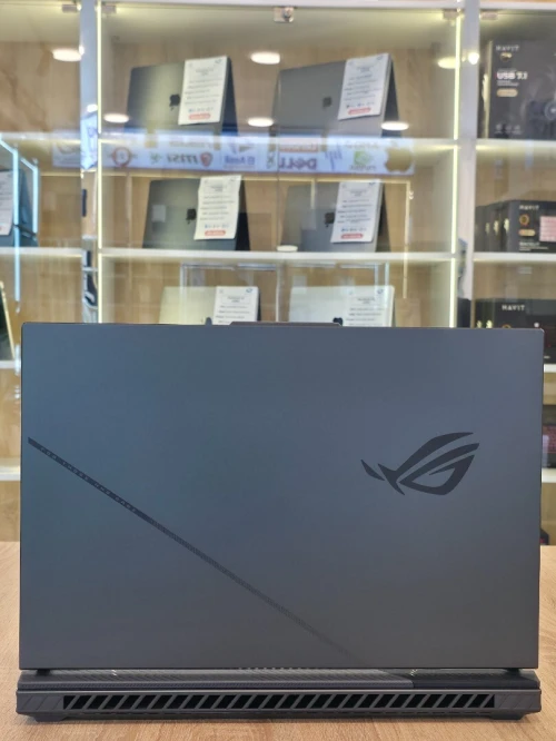 ASUS ROG STRIX G18 RYZEN 9 8940HX 32GO 1TB SSD/RTX 5070 18'' QHD+ 240HZ WIN11