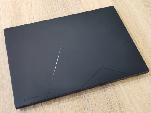 (VENDU) ASUS ZENBOOK 14 AMD RYZEN AI 7 350W 32G 1T SSD 14'' OLED 3K WIN11