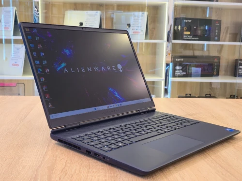 (VENDU) LAPTOP DELL ALIENWARE 16 AURORA AC16250 CORE 7 240H 16G 1T SSD RTX 5060 16'' 2K WQXGA 120HZ WIN 11
