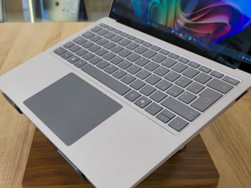 MICROSOFT SURFACE LAPTOP-7 SNAPDRAGON X12 16G 256GB SSD 13.8'' 2K QWERTY