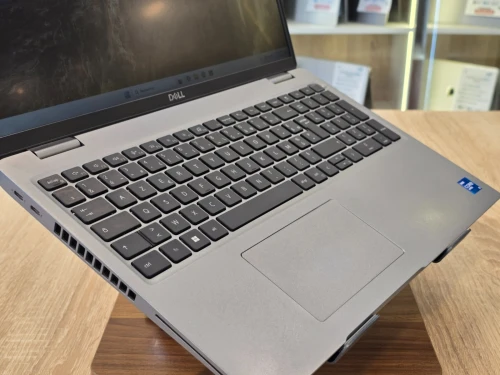 (VENDU) DELL LATITUDE 5520 I5-1145G7 16G 512G SSD 15.6'' FHD WIN11