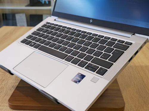 LAPTOP HP ELITEBOOK 630 G10  I5-1345U 16G 256G SSD 13.3'' FHD /WIN 11