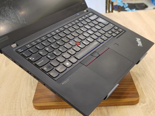 ( VENDU ) STATION LENOVO THINKPAD P14S GEN-4 RYZEN-7 PRO 7840U 32G 1T SSD AMD 780M 14'' IPS TACTIL