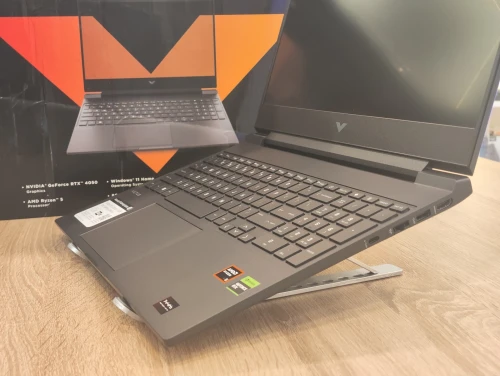 (VENDU) HP Victus Gaming 15-FB Ryzen 7 7845HS 16Go DDR5 1TB NVMe RTX 4060 8Go 15.6" FHD IPS 144Hz