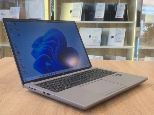 ( VENDU ) STATION HP ZBOOK FURY 16 G10 I9-13950HX 64G 2TB SSD RTX 3500 ADA 12G WIN11