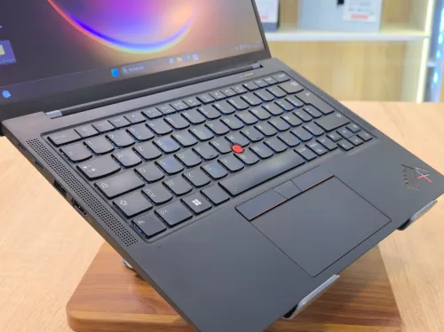 LENOVO THINKPAD X1 CARBON GEN 11 I7-1355U 16G 1To SSD 14'' FHD+ WIN 11