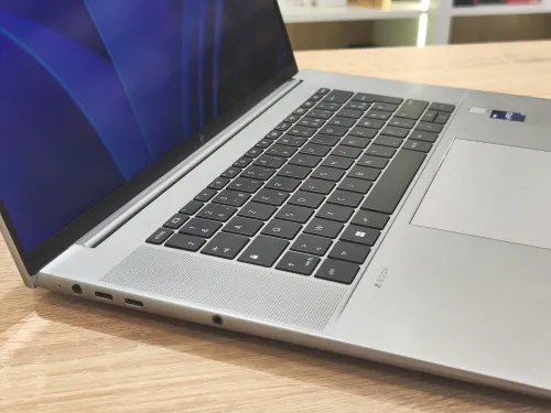 (VENDU) STATION HP ZBOOK STUDIO G10 I9-13900H 32Go DDR51TB NVMe RTX4070 8GB 16" FHD+ IPS WIN11