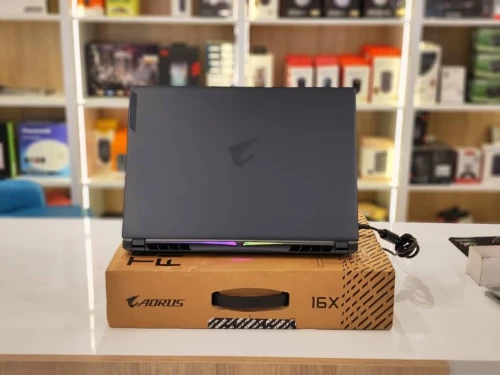 (VENDU) AORUS 16X ASG 2024 i9-14900HX 32Go 2TB RTX 4070 8GB 16" QHD+ IPS 165Hz WIN 11