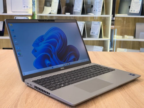 STATION Dell PRECISION 3580 i7-1360P 32G 512G RTX A500 4G 15,6" FHD IPS WIN11