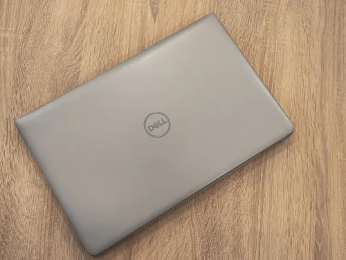 STATION Dell Precision 3590 ULTRA 7-155H 16Go DDR5 512GB NVMe 15.6" FHD IPS WIN 11