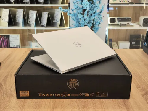 (VENDU) DELL XPS 16 9640 ULTRA 7-155H 16Go DDR5 1TB NVMe RTX4050 6GB 16.3" FHD+ WIN 11