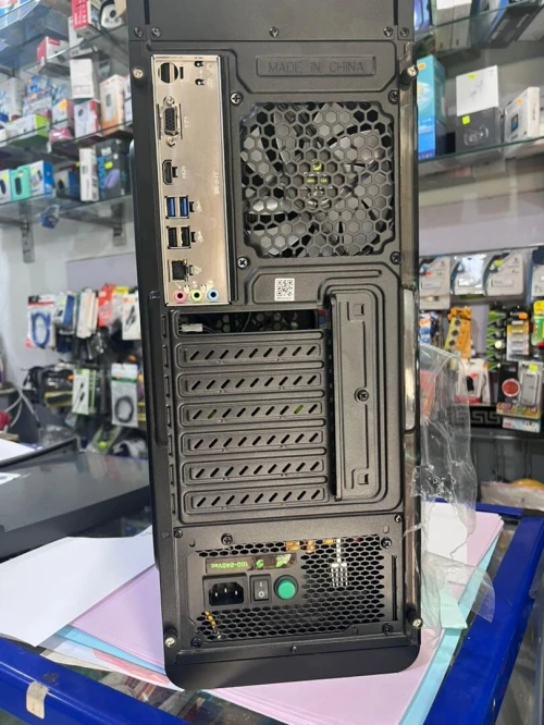Unité Gamer [Intel Core i7-7700/ 8Gb DDR4/ 256Gb SSD/ WIN10]