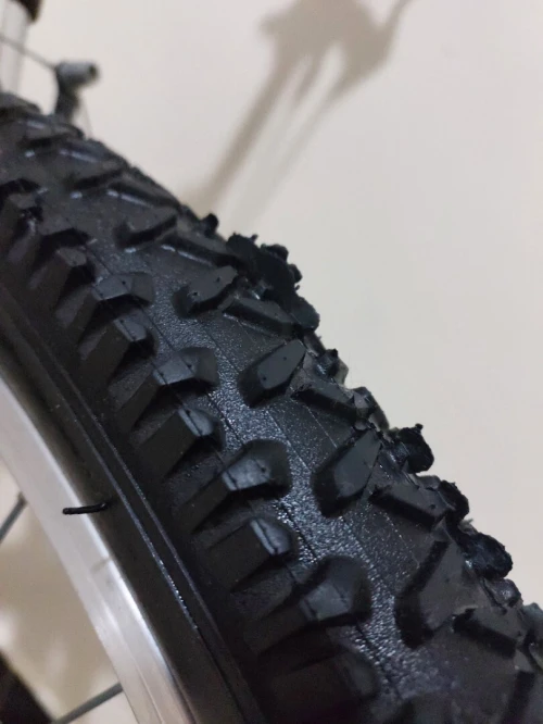 Vélo VTT Rockrider ST50 neuf j'amais utilisé