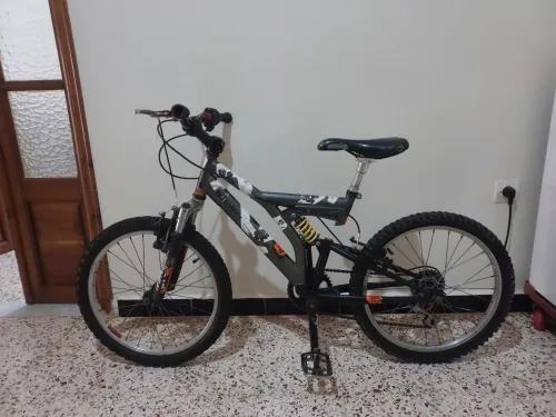 Vélo b'twin 20 pouce anfant 6-9 ans