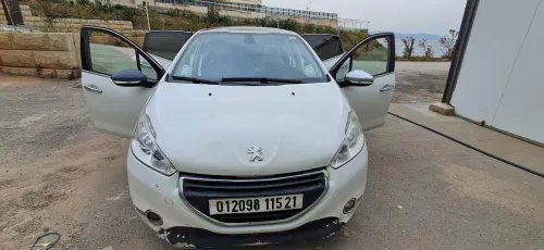 Peugeot 208 2015 Allure