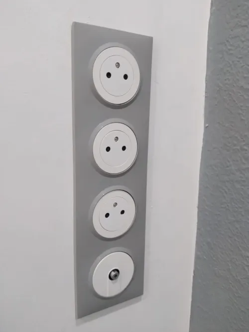  électricien bâtiment(MD électrique)