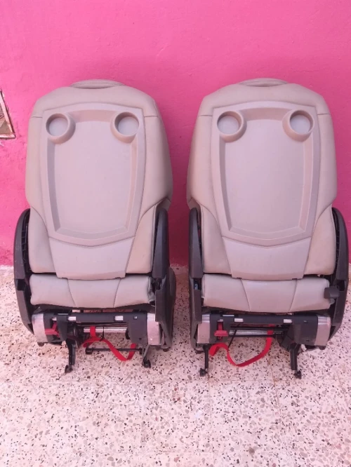 Citroën C8 sièges arrière cuir , Peugeot 807 siège arrière en cuir beige , Lancia zeta siège arrière cuir 7 places