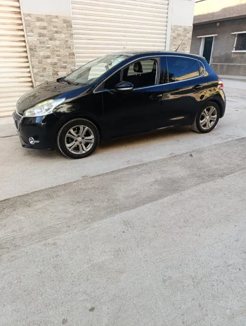 Peugeot 208 2015 Allure