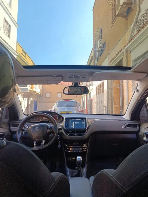 Peugeot 208 2015 Allure
