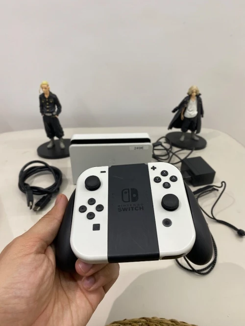 Nintendo Switch Oled online full accessories