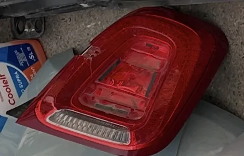 Feux arrière droit fiat 500 cassé