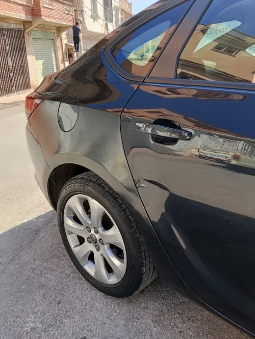 Opel Astra 4 portes 2014 Astra 4 portes