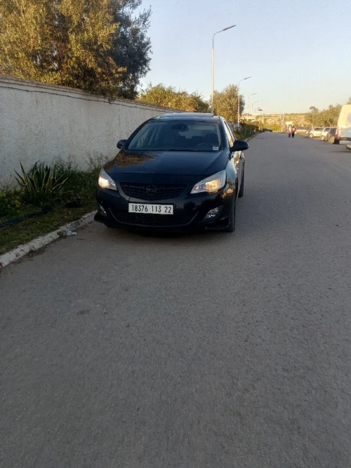 Opel Astra 2013 COSMO