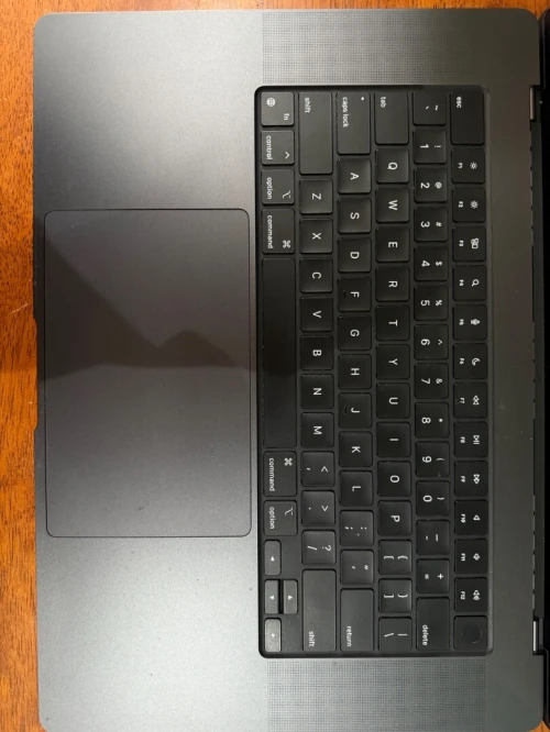 MacBook M3 Pro 2024 / 16-inch