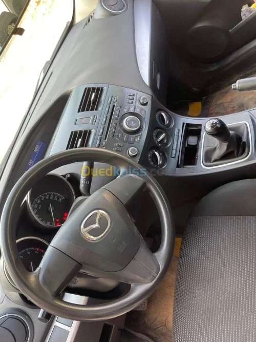 Mazda 3 box 2016 