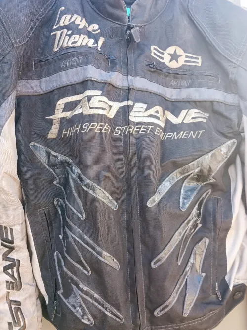 Veste spécial moto original voir en bas de l'annonce les modèles avec prix