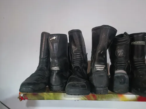 Les Boots spécial moto . Voir en bas la liste des modèles avec prix