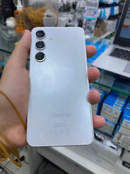 Samsung S24