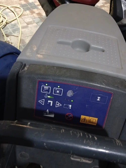 Autolaveuse nilfisk ba451 à batterie