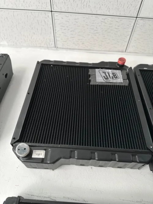 Piece de rechange engan Radiateur jcb mst cat 2023