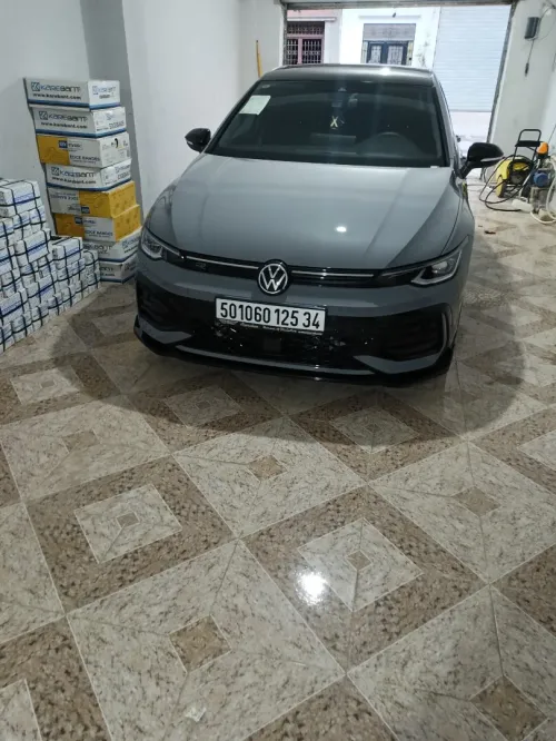 Volkswagen Golf 8 2025 R-Line