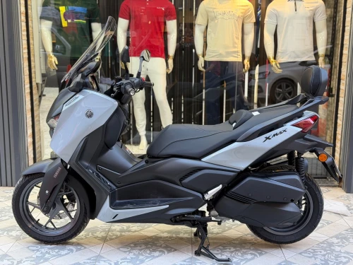 Yamaha Xmax 2025