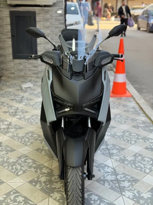 Yamaha Xmax 2025