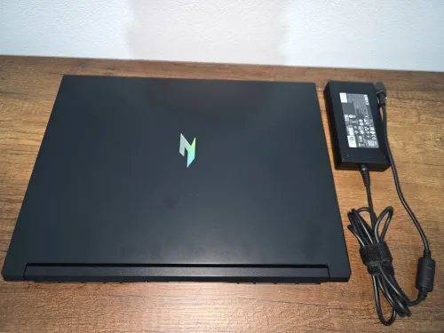 ACER NITRO V16 Core 7 240 RTX 5060 8GB