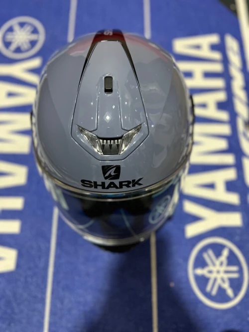casque shark avec bleutot sena 