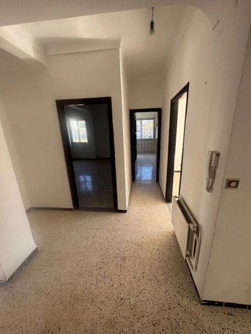 Location Appartement Niveau de villa F8 Alger Hydra