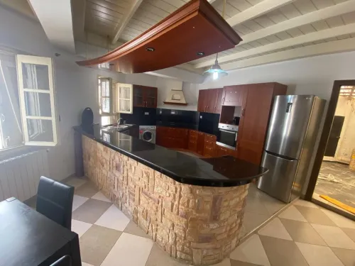 Location Appartement Niveau de villa F5 Alger Hydra